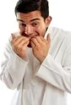COmiendo uñas.webp