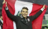 paolo-guerrero-festejo-con-la-bandera-peruan-20345-jpg_604x0.webp