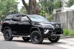 Permaisuri-Toyota-Fortuner-20-Zoll-KMC-XD-Tuning-3.webp