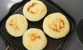 Arepa-Reina-Pepiada-en-budare-1024x628.webp